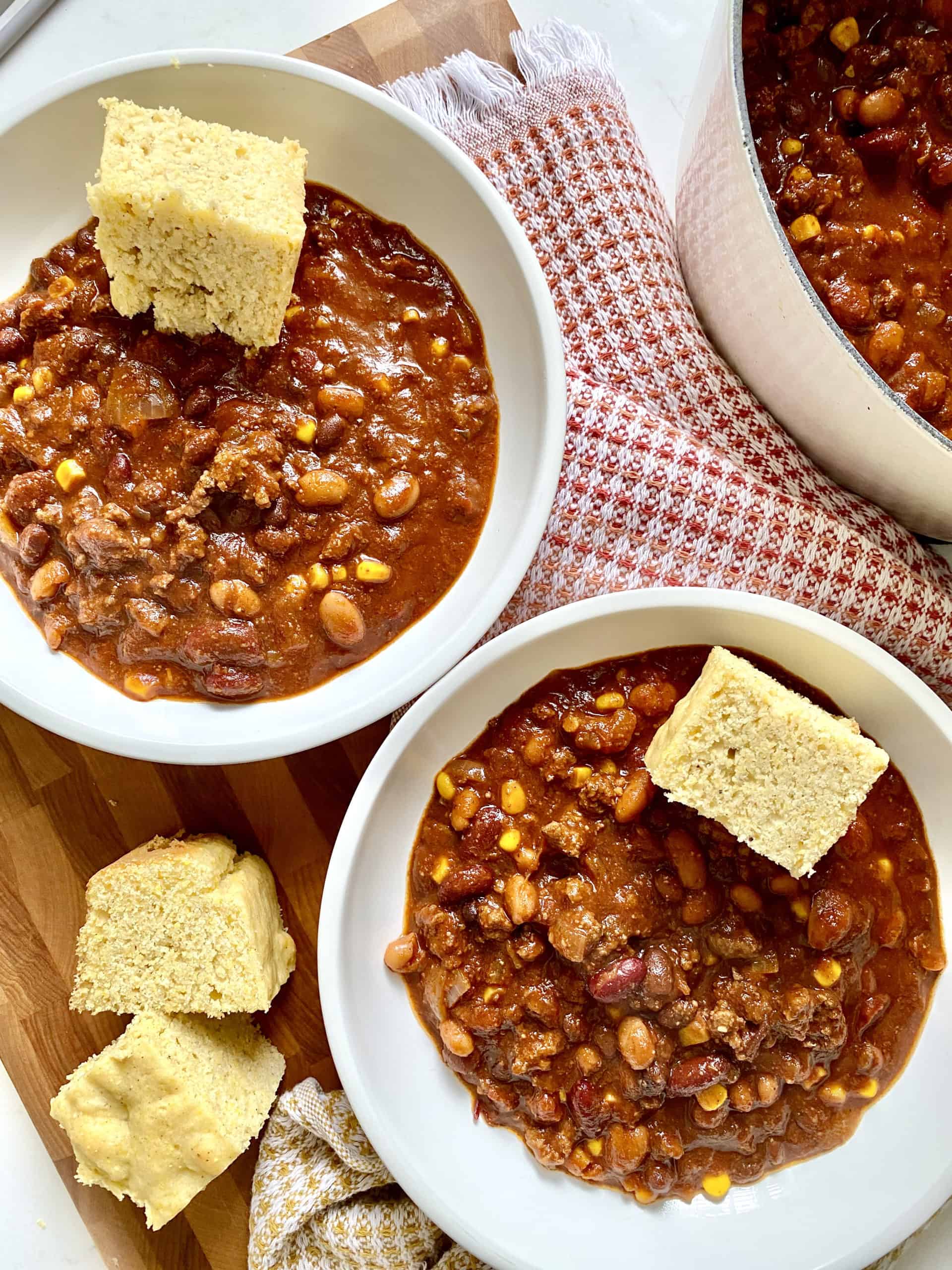 beef and bean chili with gluten free cornbread