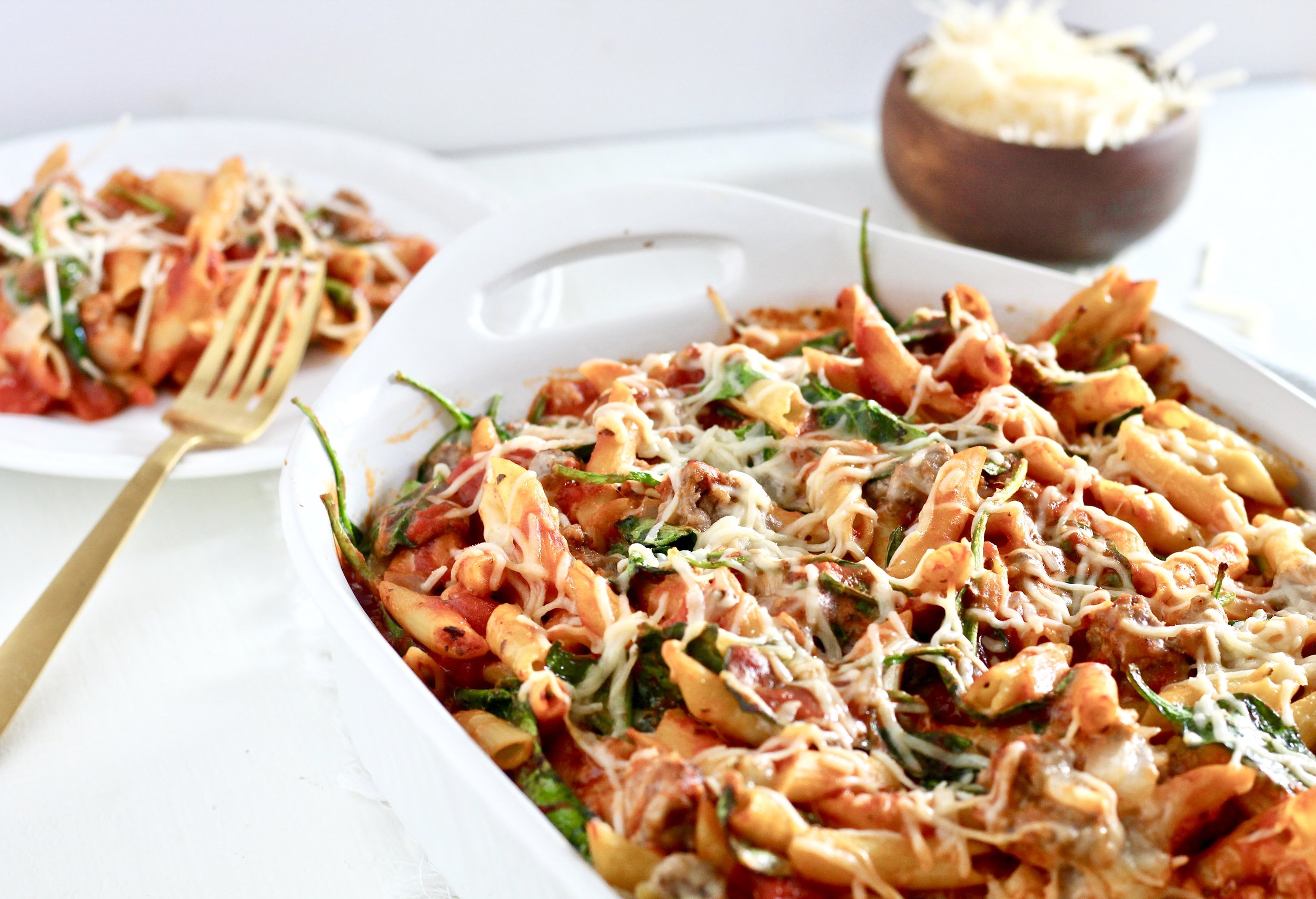  Cheesy Ground Lamb and Spinach Pasta Bake 