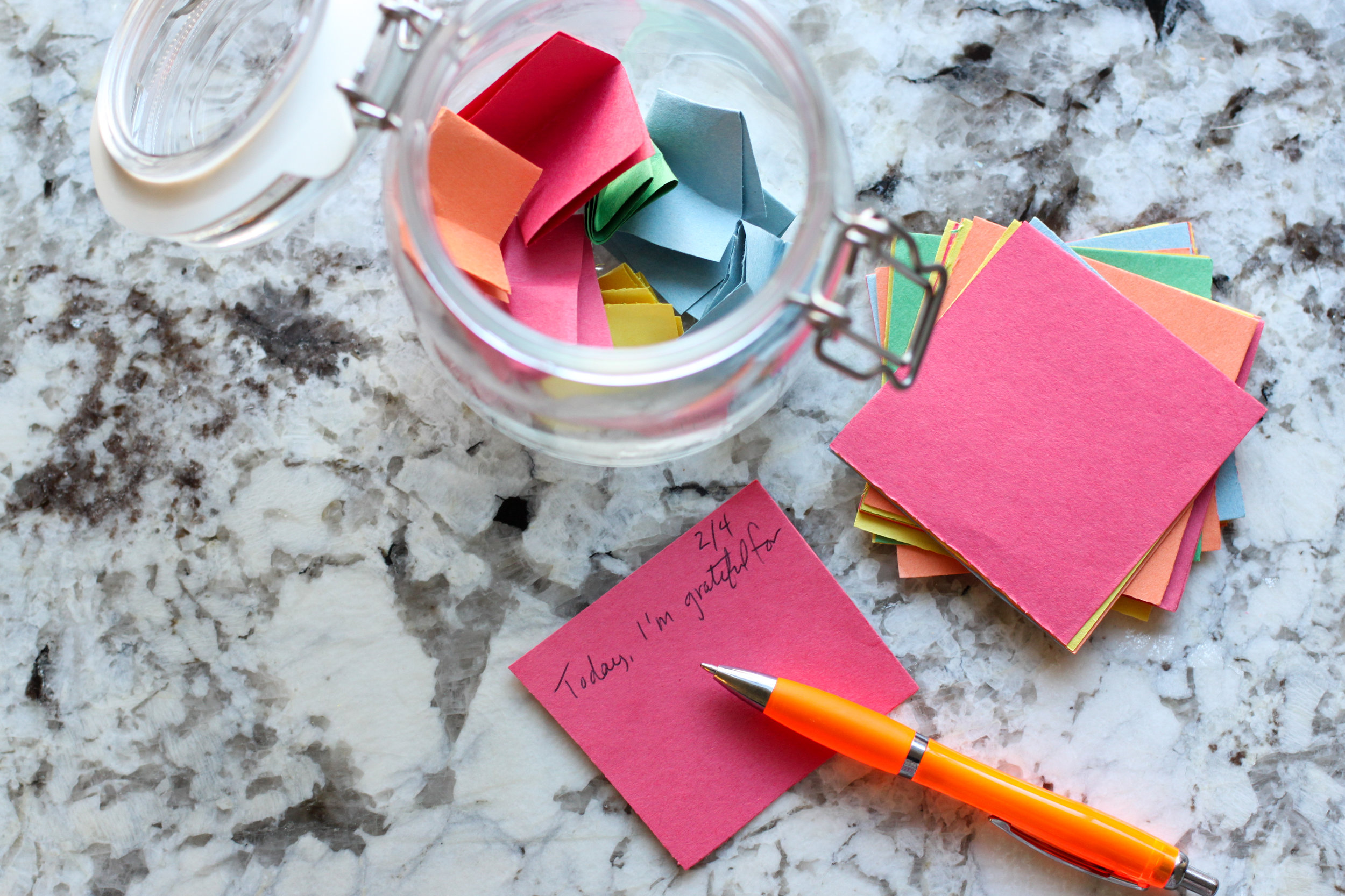  Teaching thankfulness at Valentine's Day with gratitude jars 