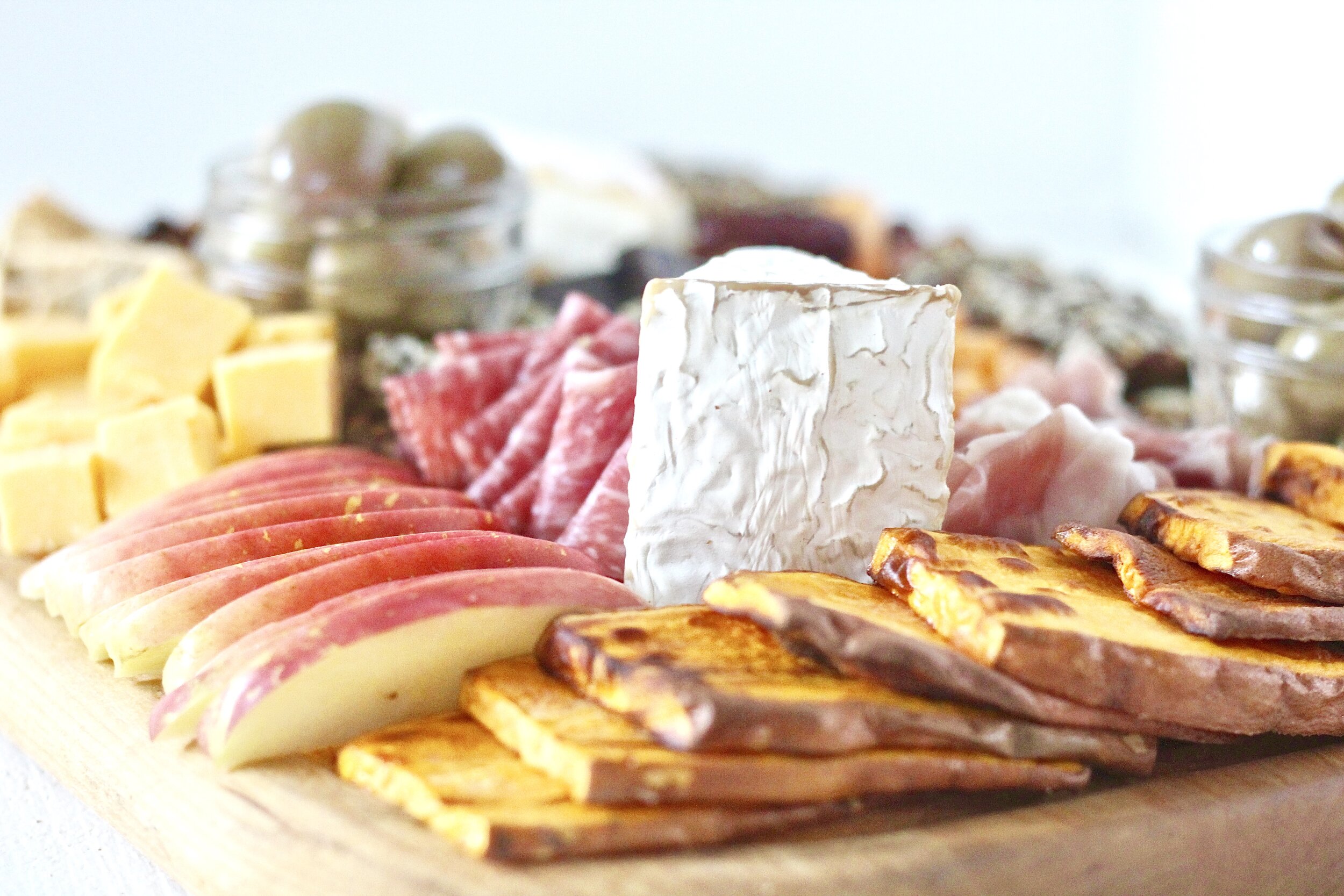  Thanksgiving Charcuterie Board for Daytime Snacking 