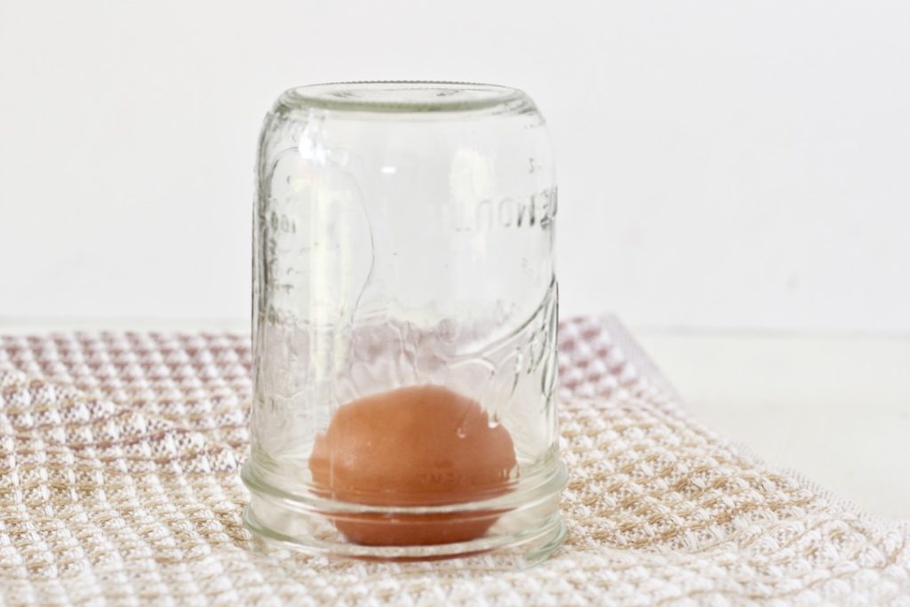 hard boiled egg peeling trick in a jar