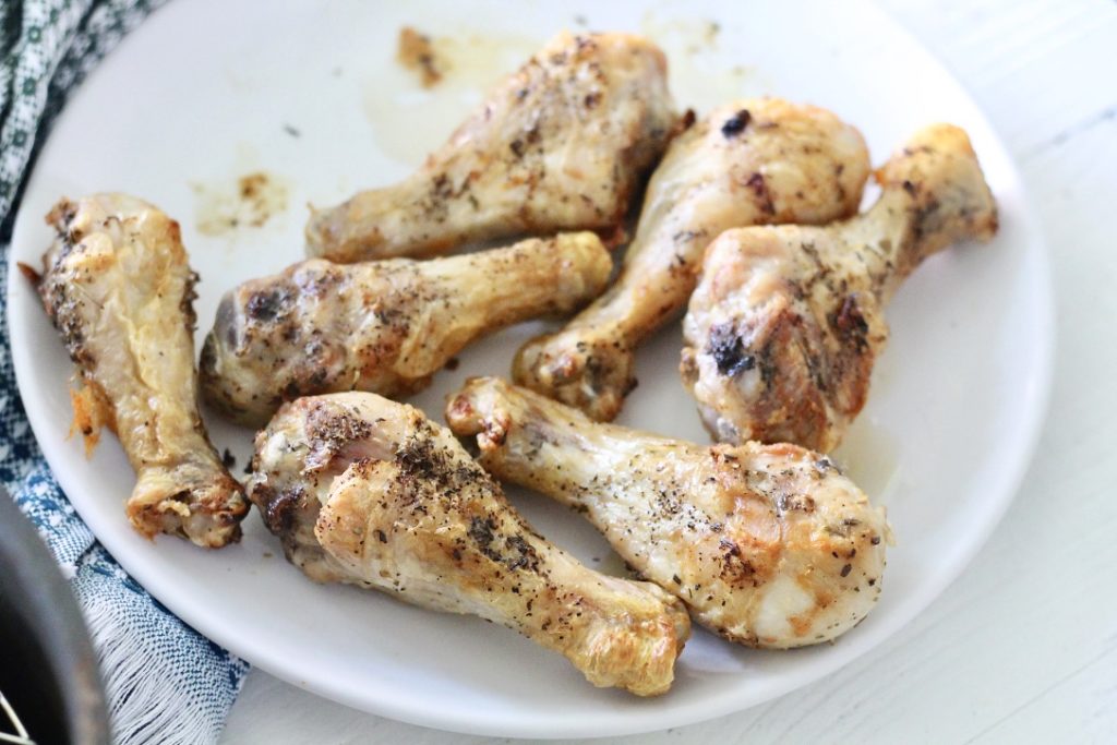 air fryer chicken drumsticks on a plate