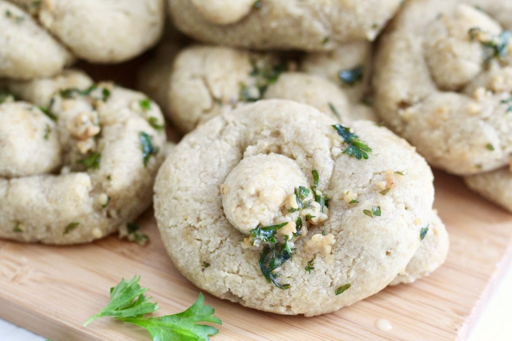 gluten free garlic knot close up