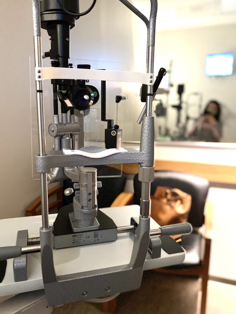 routine eye exam for diabetes microscope