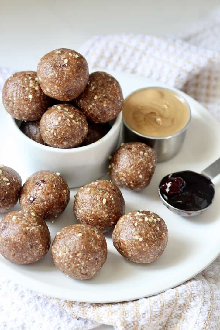 pb&j bites 2 | Milk & Honey Nutrition PB&J bites with no added sugar
