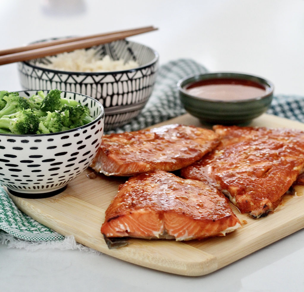 gochujang salmon meal with rice broccoli and gochujang sauce