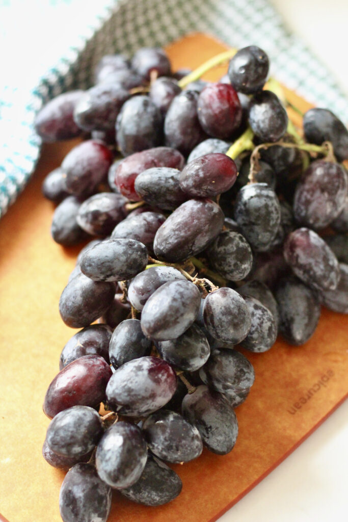 black seedless california grapes