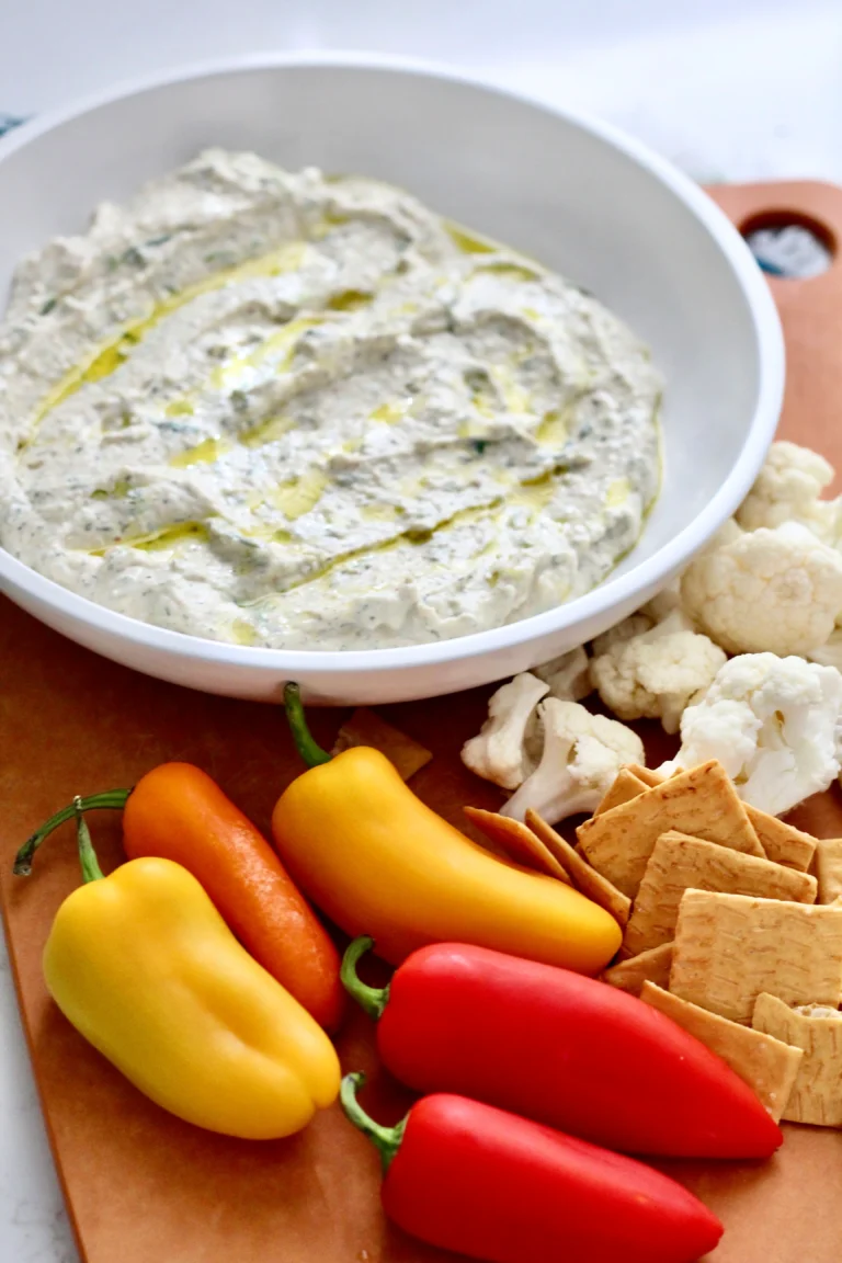 high protein cottage cheese veggie dip 1 | Milk & Honey Nutrition high protein cottage cheese veggie dip with bell peppers and crackers