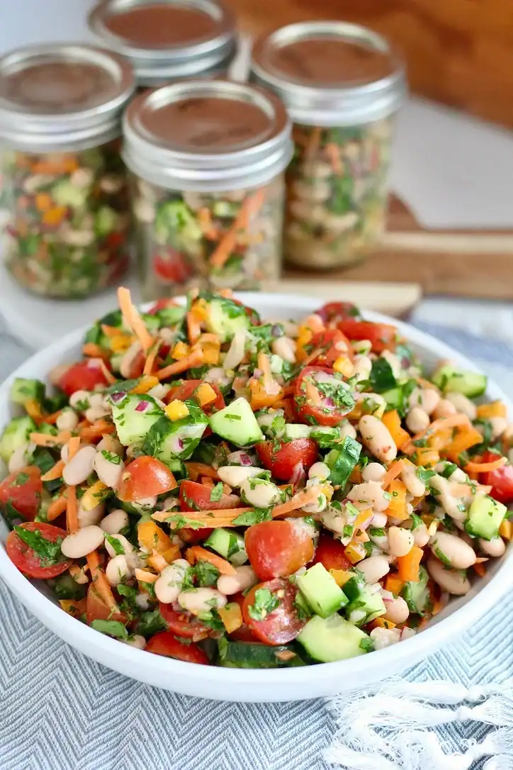 white bean chimichurri salad 7 | Milk & Honey Nutrition high fiber white bean chimichurri salad meal prep
