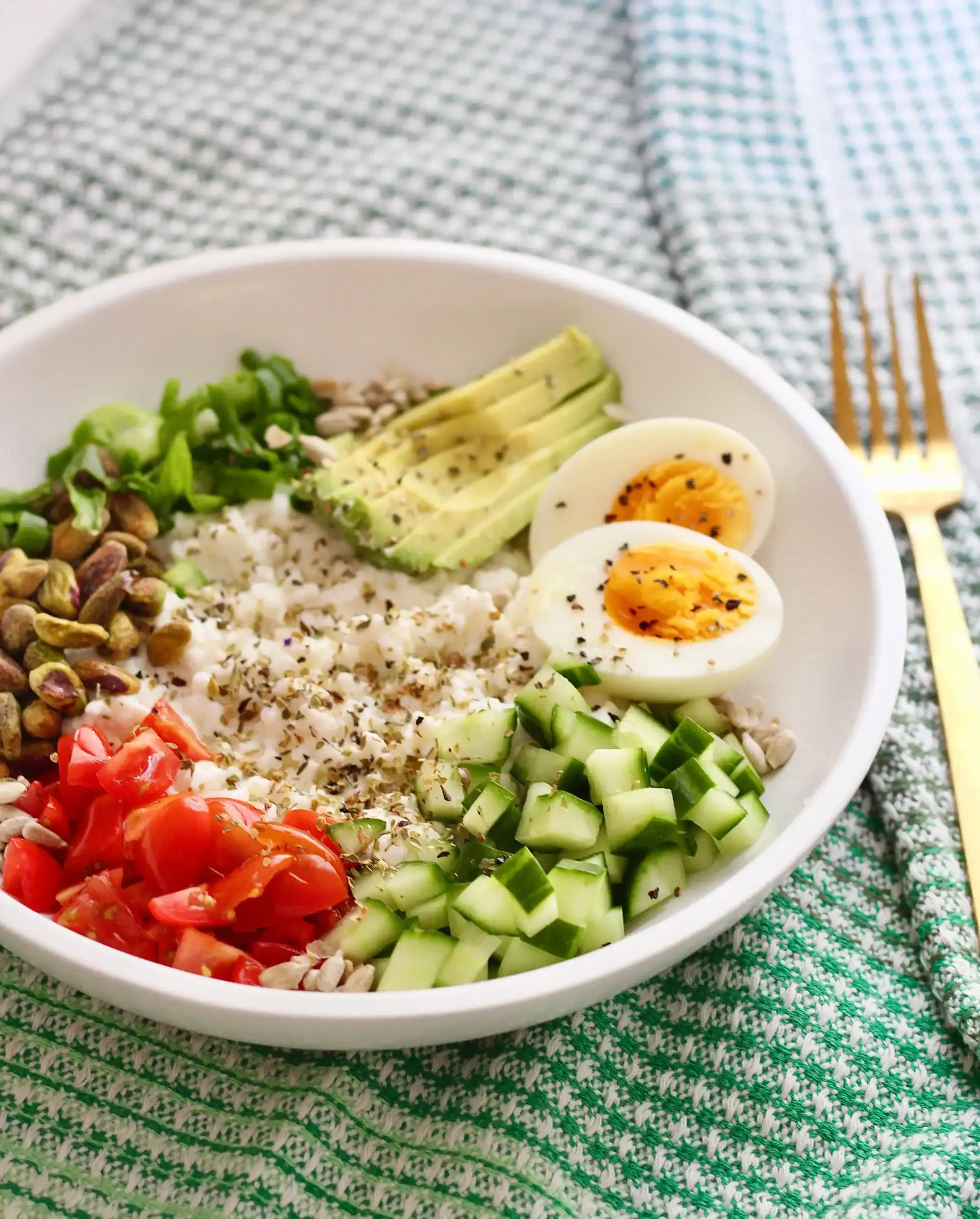 savory cottage cheese breakfast bowl 5 | Milk & Honey Nutrition high protein savory cottage cheese breakfast bowl with egg